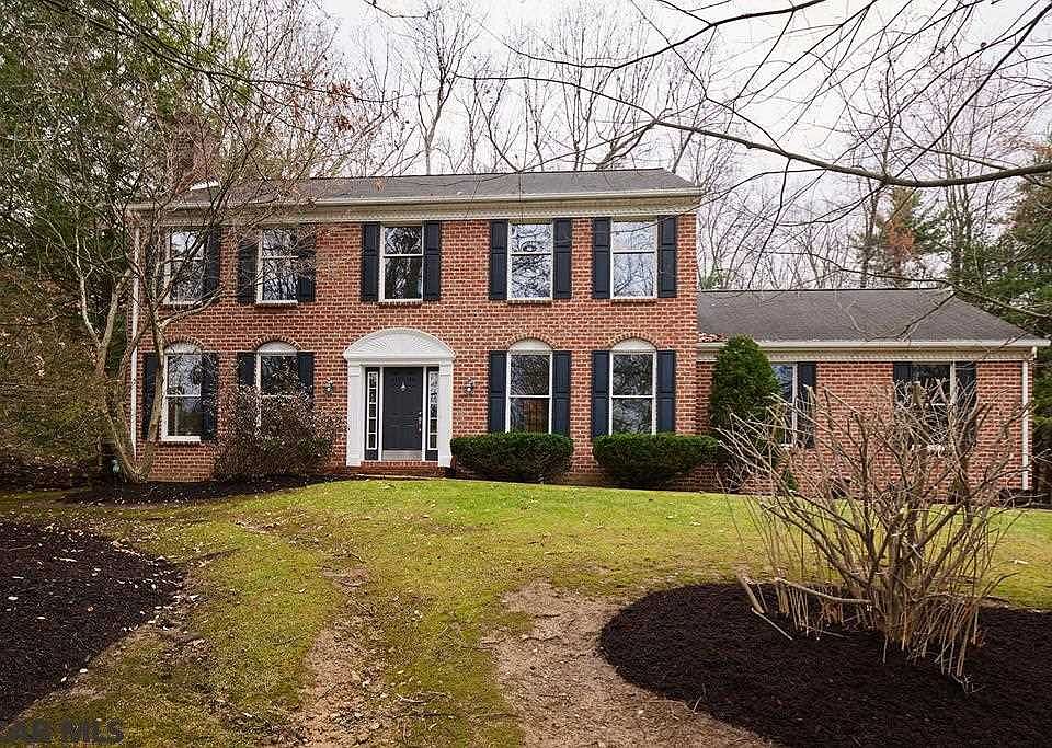 1st image of 2414 Oak Leaf Dr