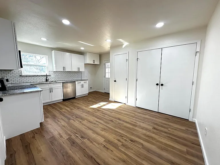 2006 San Francisco Dr — Photo 3