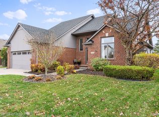49730 Willowood Dr, Macomb, MI 48044