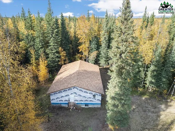2271 Dawson Rd, North Pole, AK 99705