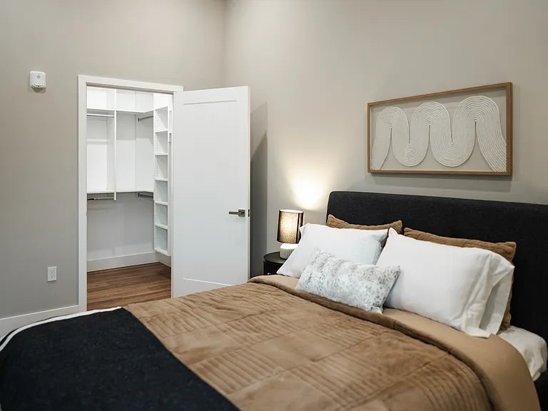 The Roe at Manayunk Apartments and Townhomes — Photo 157