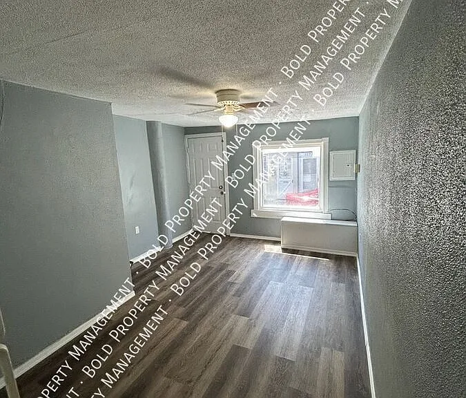 1053 Culvert St — Photo 2