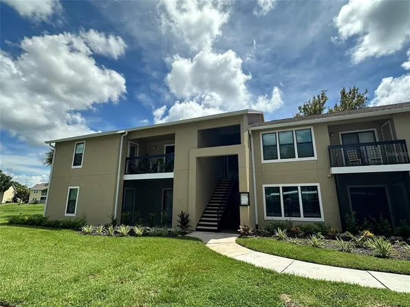 4025 Crockers Lake Blvd #11, Sarasota, FL 34238