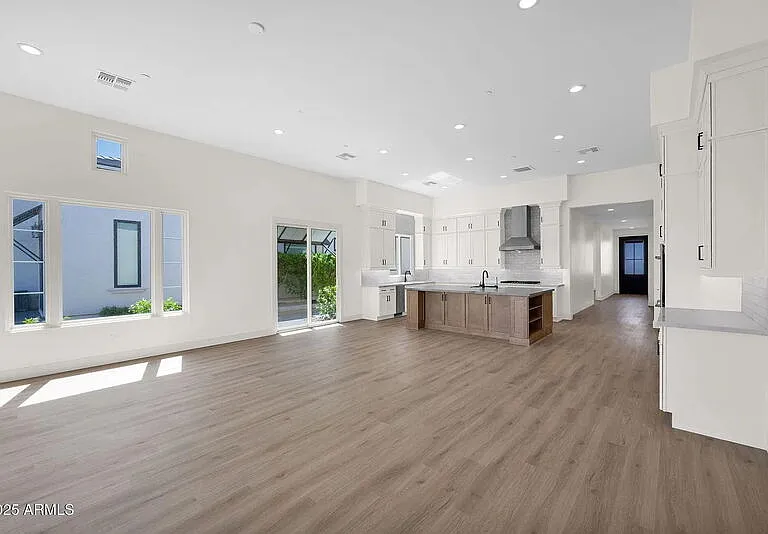 2648 E Longhorn Ct — Photo 6