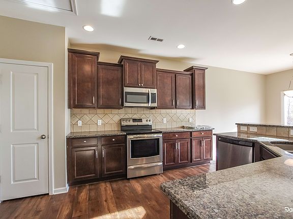 3rd image of 3016 Aransas Rd