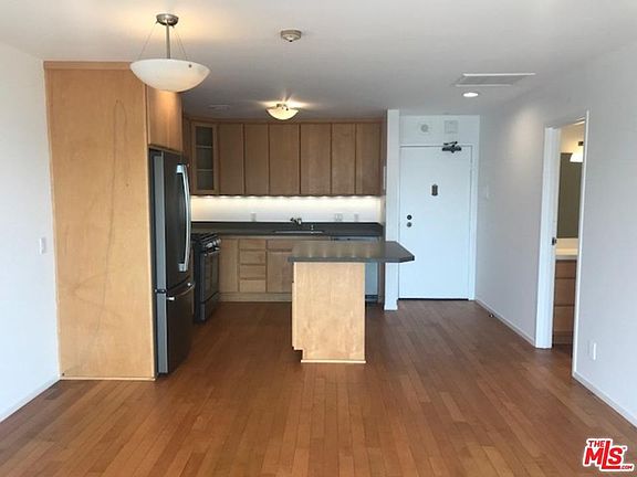 3rd image of 101 California Ave Unit 705