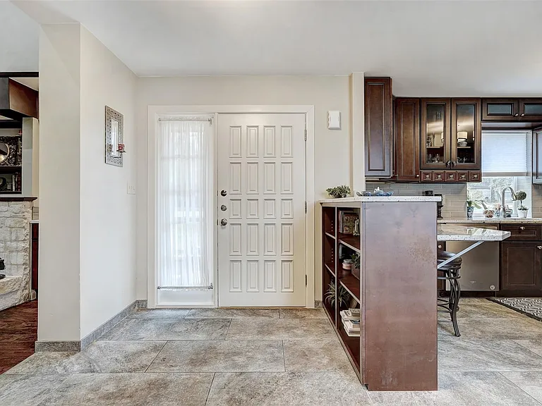 101 W Eagle Dr #101 — Photo 9