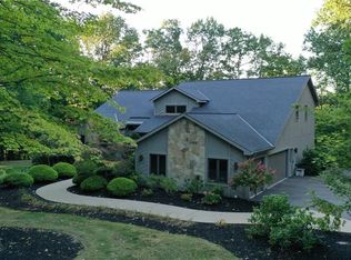 7551 Hermitage Rd, Concord Township, OH 44077