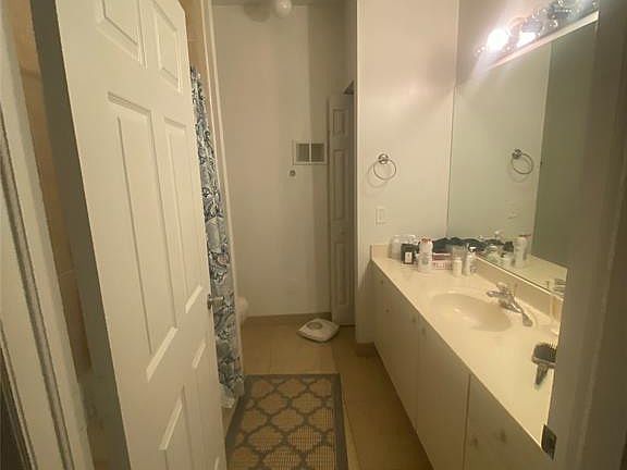 4th image of 374 NE 27th Avenue #101