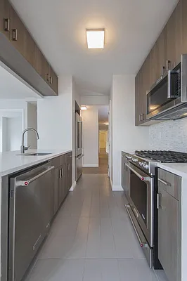 Rented by Greystar | media 80