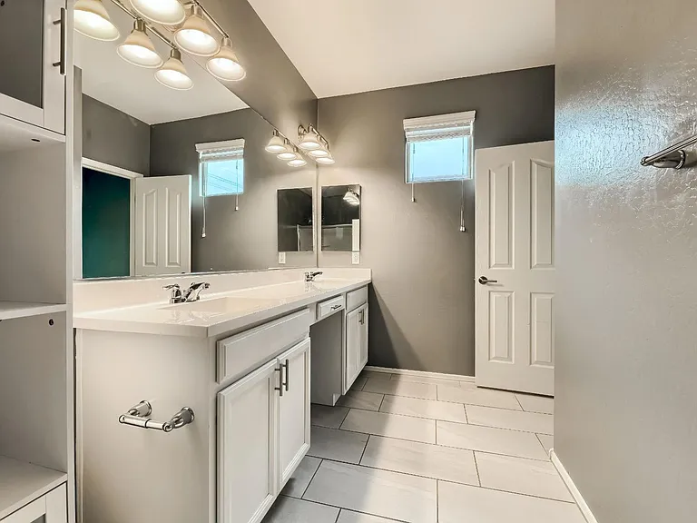 1754 E Grenadine Rd — Photo 21
