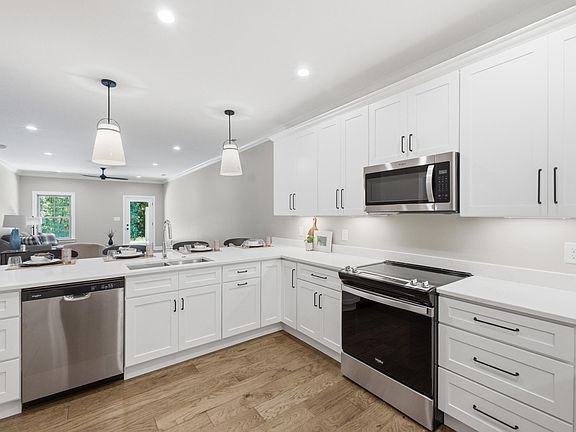 4th image of 5282 Baylor St NW