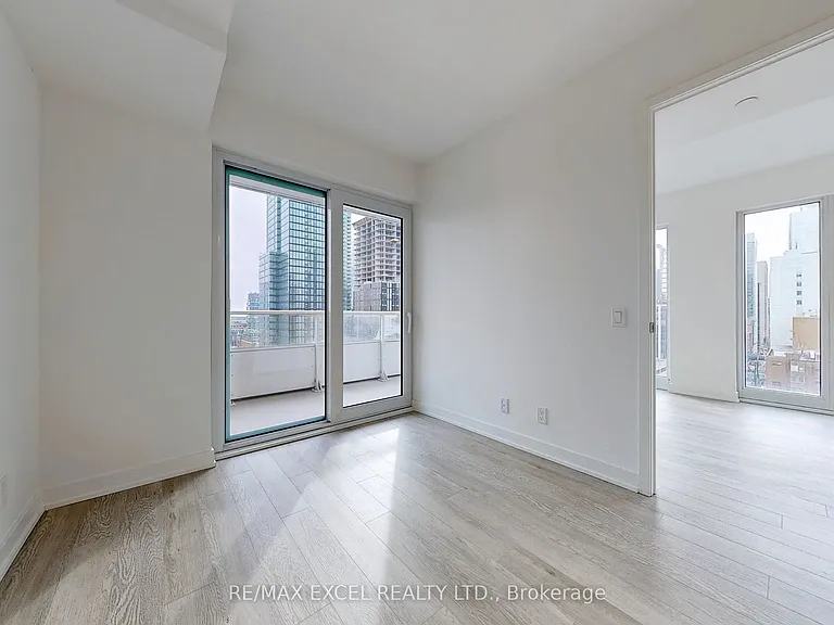 88 Queen St E #1710 — Photo 6