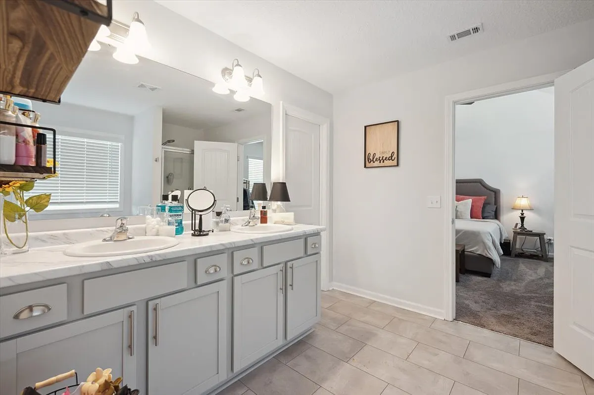 58 Summerhill Drive NE - 1 — Photo 4