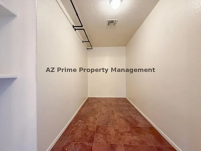 583 W Racine Loop — Photo 31