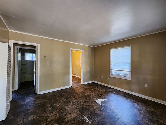 3rd image of 4001 Union Ave