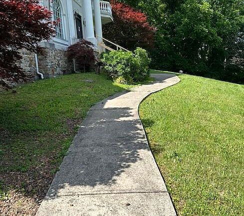 2nd image of 127 Lisa Way