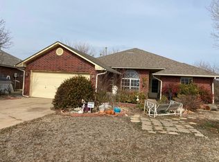 900 Banff Ct, Yukon, OK 73099