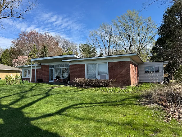 3048 Waunona Way — Photo 31