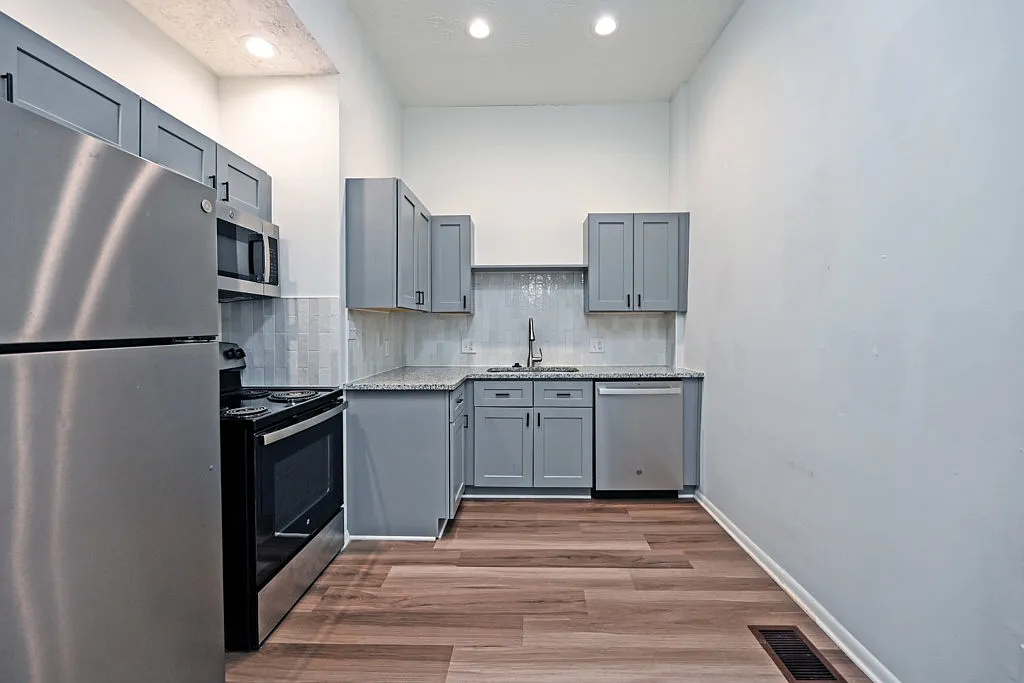 Building Photo - 2228 Kemper Ln #1