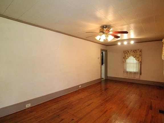 4th image of 3006 Idlewild Blvd NE