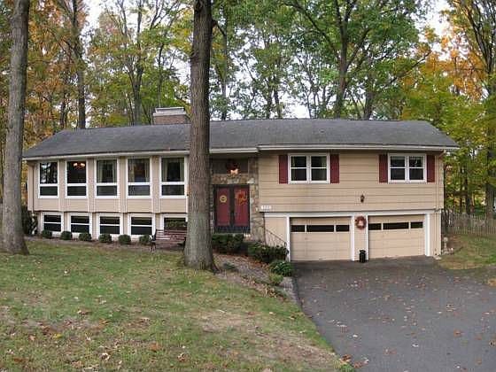 1st image of 123 Orchard Hill Dr