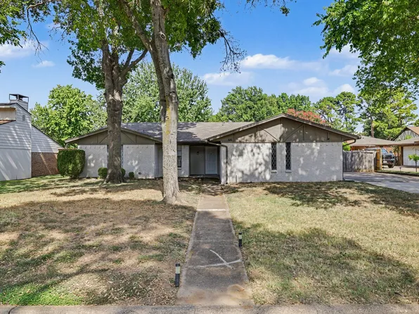 826 Glacier Ln, Grapevine, TX 76051