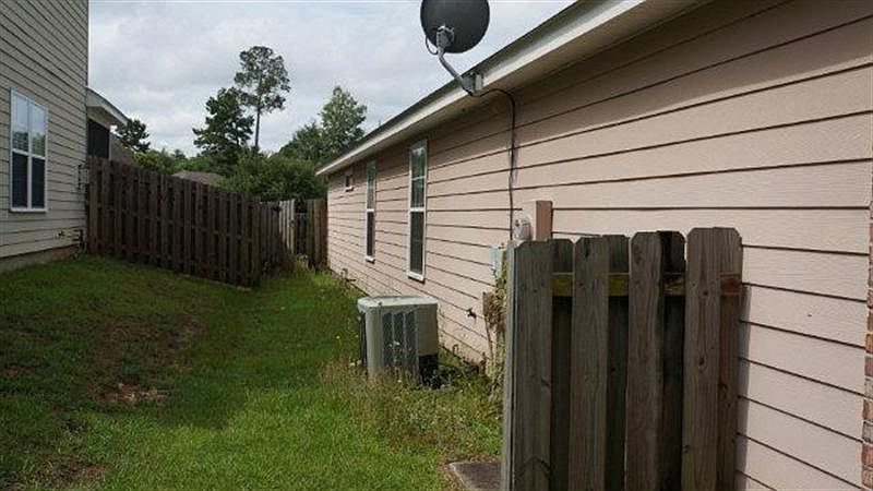 2nd image of 2283 Heathrow Dr