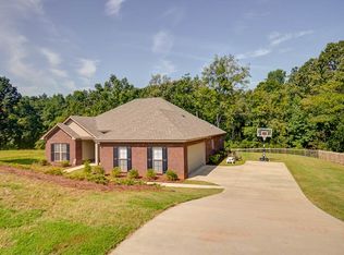 203 Windsong Loop, Wetumpka, AL 36093