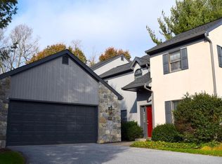 22 Deer Ford Dr, Lancaster, PA 17601