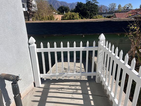 4th image of 5149 La Canada Blvd #B