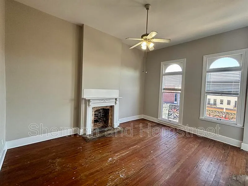 2 bed, 1.0 bath, 800 sqft, $975 — Photo 2