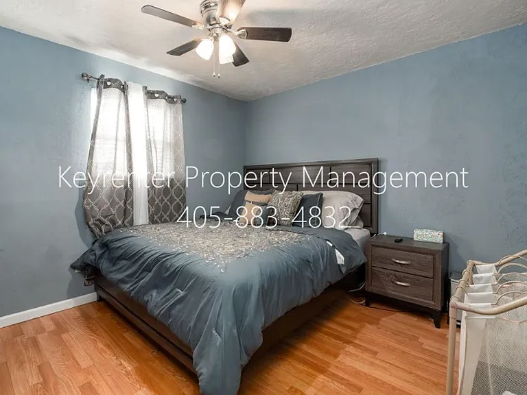 301 SE 34th St — Photo 15