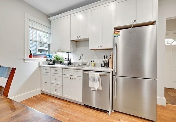 5th image of 80 Kinnaird St #1