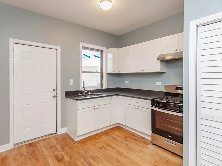 925 S Laflin St #2R — Photo 3