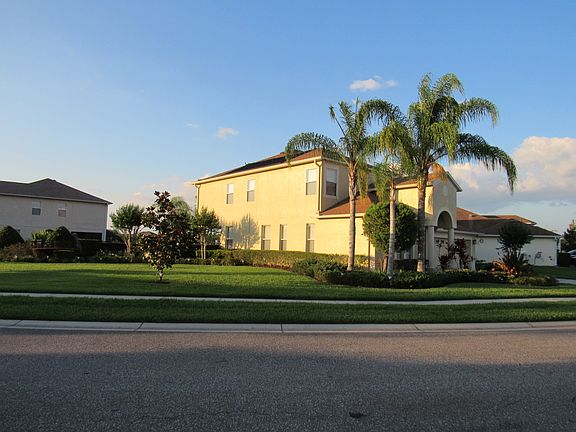 Beautifully Landscaped Yard