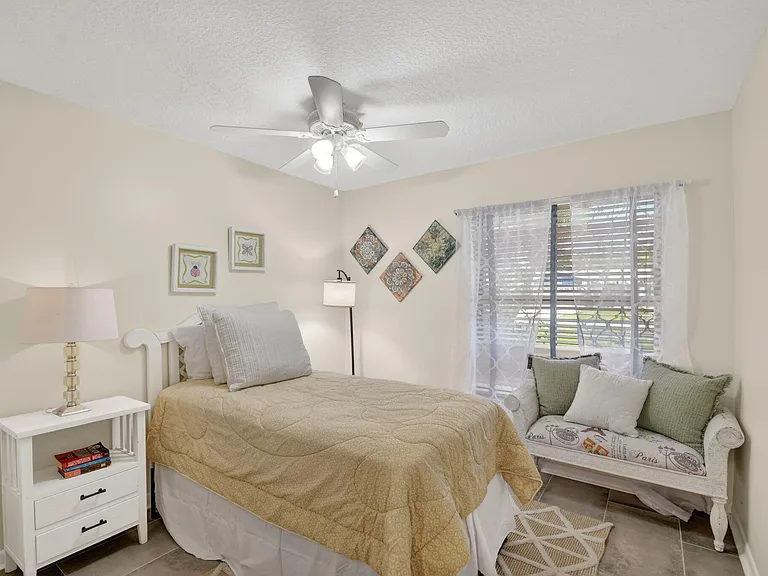 12260 Old Country Rd S — Photo 32