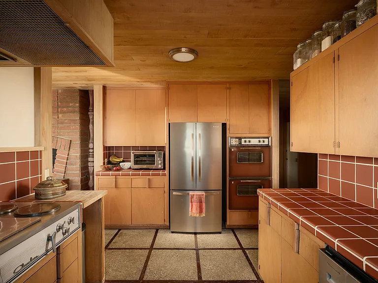 9450 Sunset Ave — Photo 12