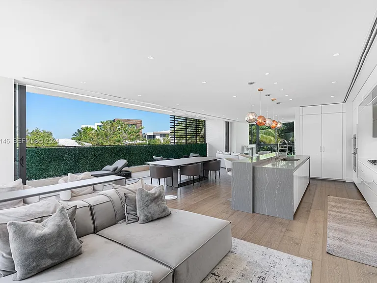 N Hibiscus Dr — Photo 18