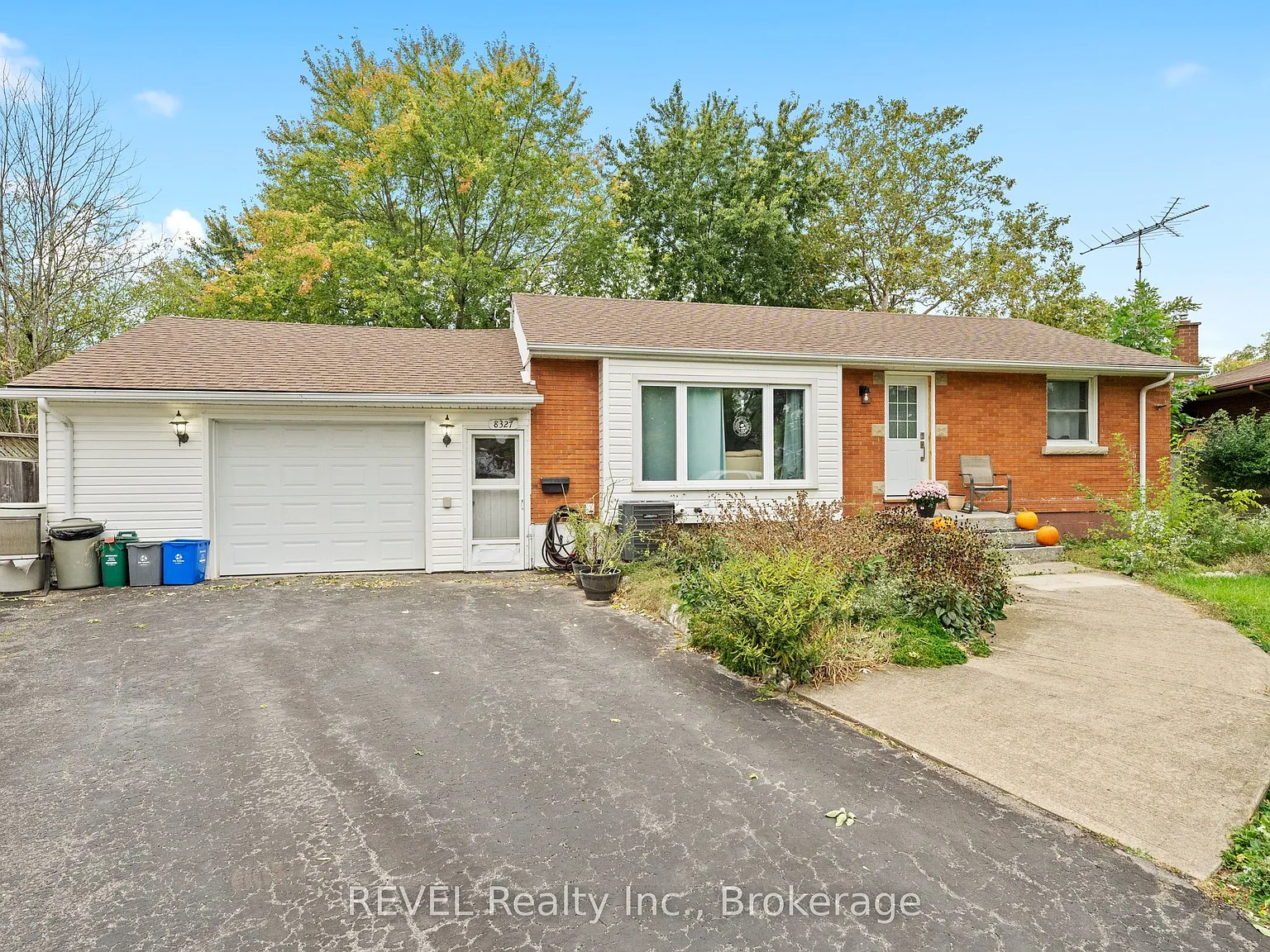 2 bed, $2,300 — Photo 3