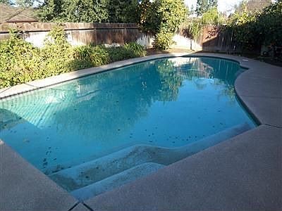 3rd image of 1526 E Cromwell Ave