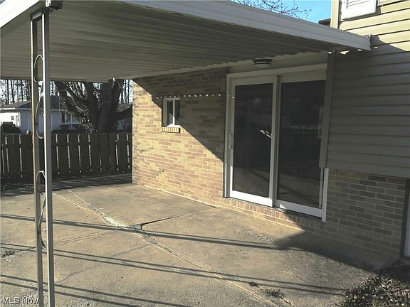 5th image of 43019 Woodhill Dr