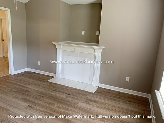 2nd image of 2828 Cranbrook Dr