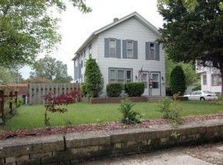 541 E 13th St, Lockport, IL 60441