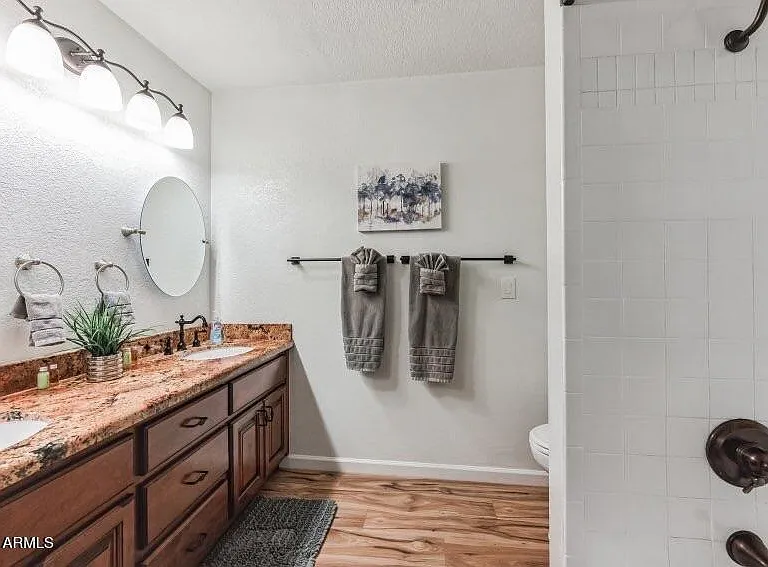 101 W Kathleen Rd — Photo 14