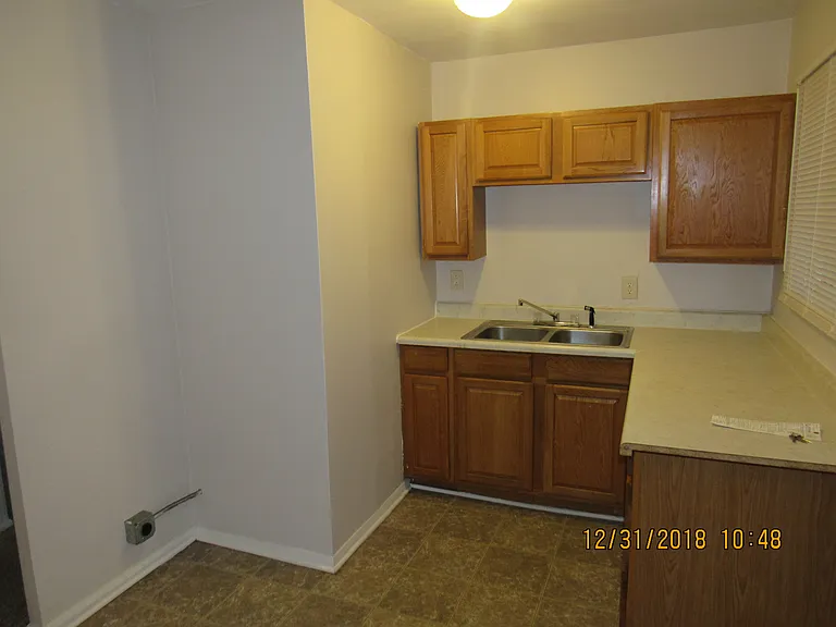 3060 Midvale Dr — Photo 5