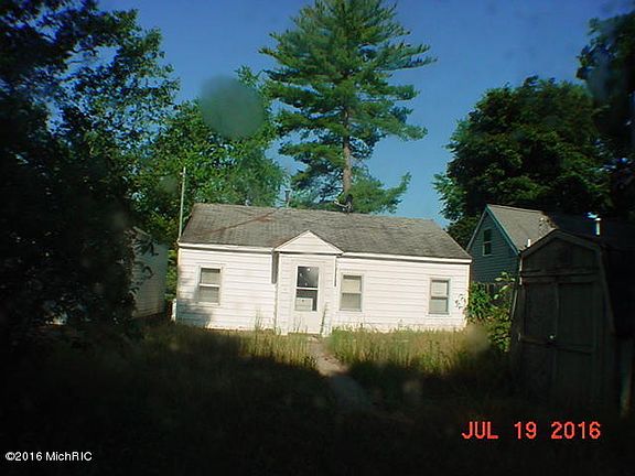 2nd image of 5143 Brown St