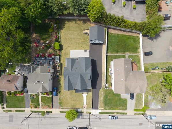 757 Center Ave, River Edge, NJ 07661