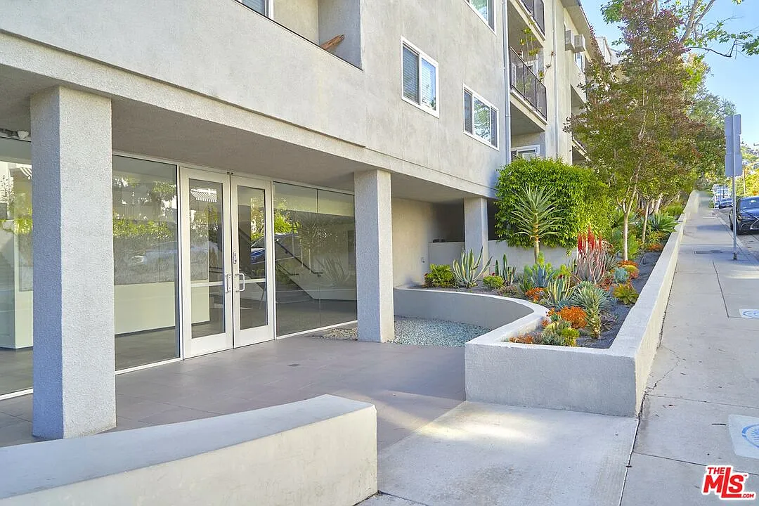 1 bed, 1.0 bath, 710 sqft, $3,149 — Photo 3