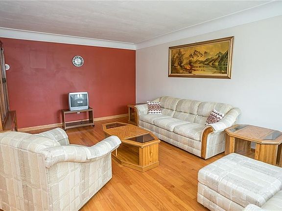 3rd image of 2823 Norris Ave